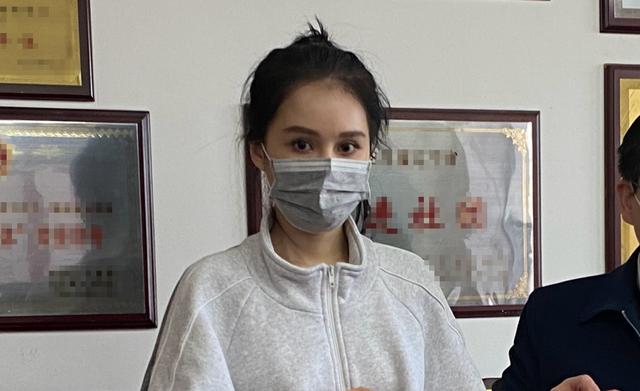 千万网红“可爱屁”露脸翻车？撞脸赵本山女儿，网友：还不如不露  可爱屁 第8张